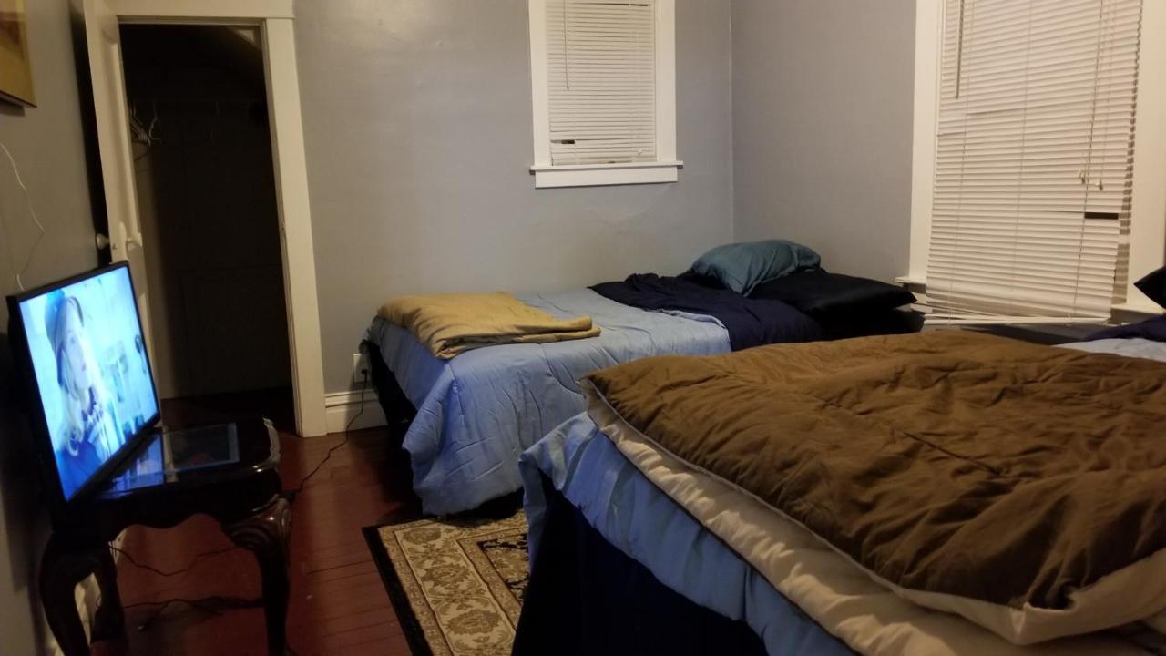 E Michigan Walk Up Furnished 1 Bedroom Apt Lansing Exterior foto