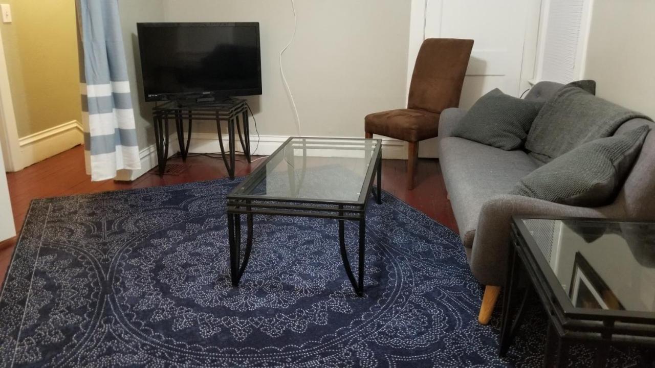 E Michigan Walk Up Furnished 1 Bedroom Apt Lansing Exterior foto