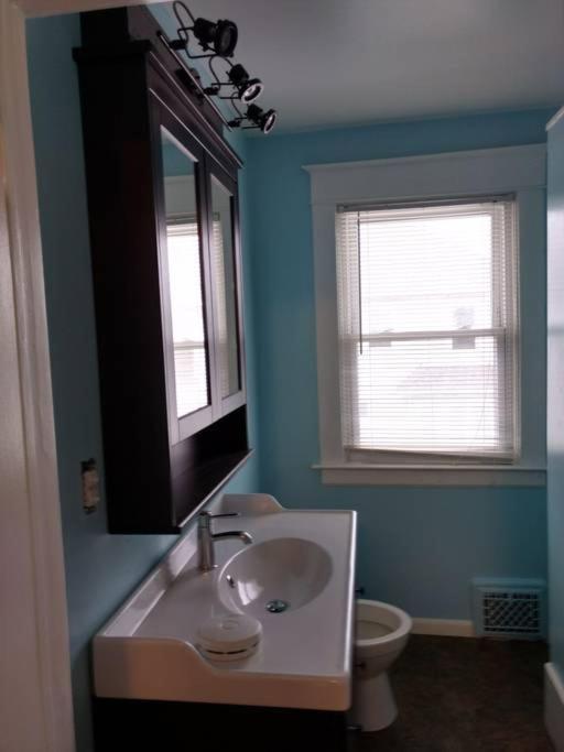 E Michigan Walk Up Furnished 1 Bedroom Apt Lansing Exterior foto